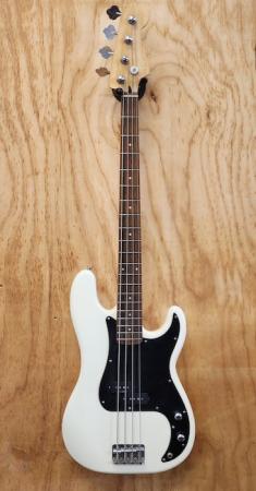 squire_precisionbass
